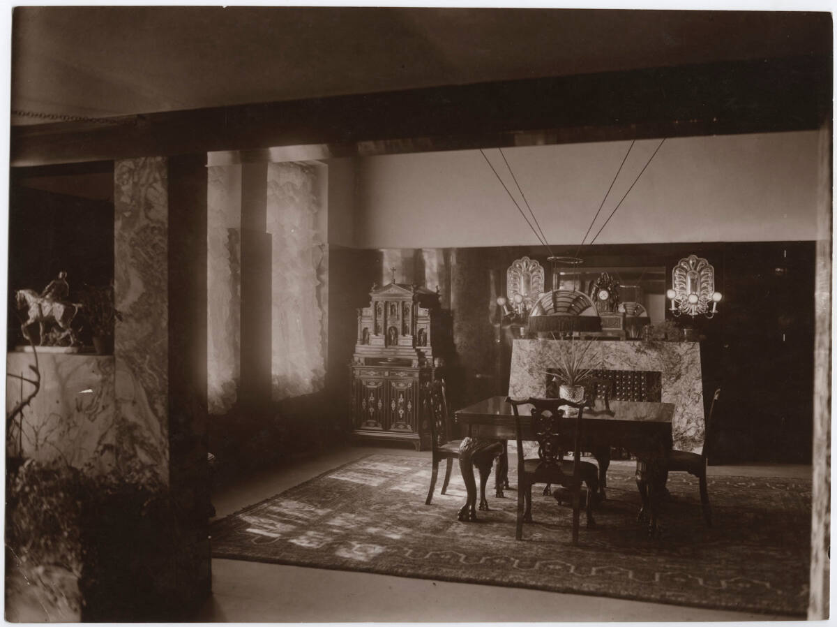 Anonym, Wohnung Wilhelm und Martha Hirsch, Pilsen, Pacheho 6 (Plachygasse 6), Tschechische Republik, Blick aus dem Annex ins Speisezimmer