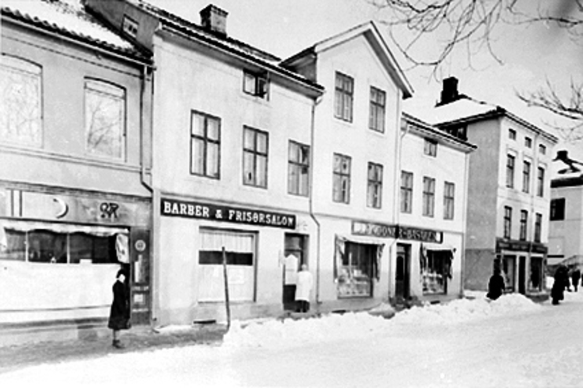 Anno Domkirkeodden, EKSTERIØR: TORGGATA. 71, BYGÅRD, LONDONERBASAREN, SIGV. SØRENSEN, BARBER, SIGV. SØRENSENS GÅRD VINTER