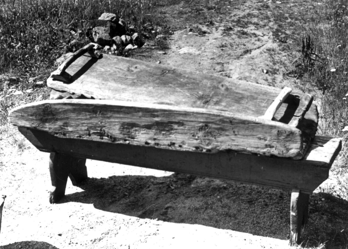 Anna Grostøl, Stampe til tøy. Fjotland, Kvinesdal, Vest-Agder 1941.