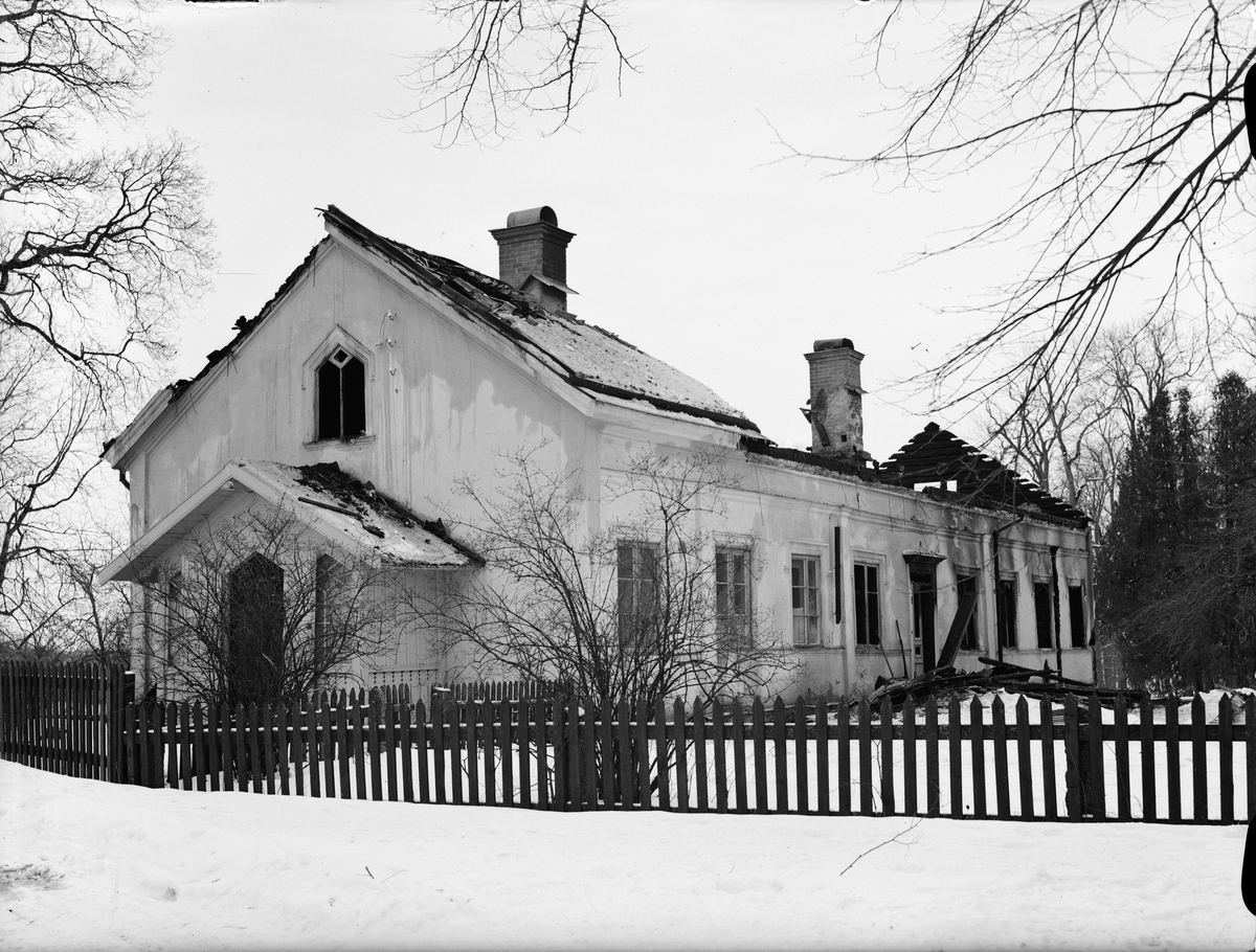 Paul Sandberg, Studenternas friluftsgård, Vårdsätra gård i Vårdsätra eldhärjad, Uppsala 1945