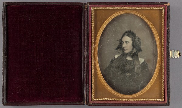Unknown, [Portrait of seated woman in Three-Quarter Profile]