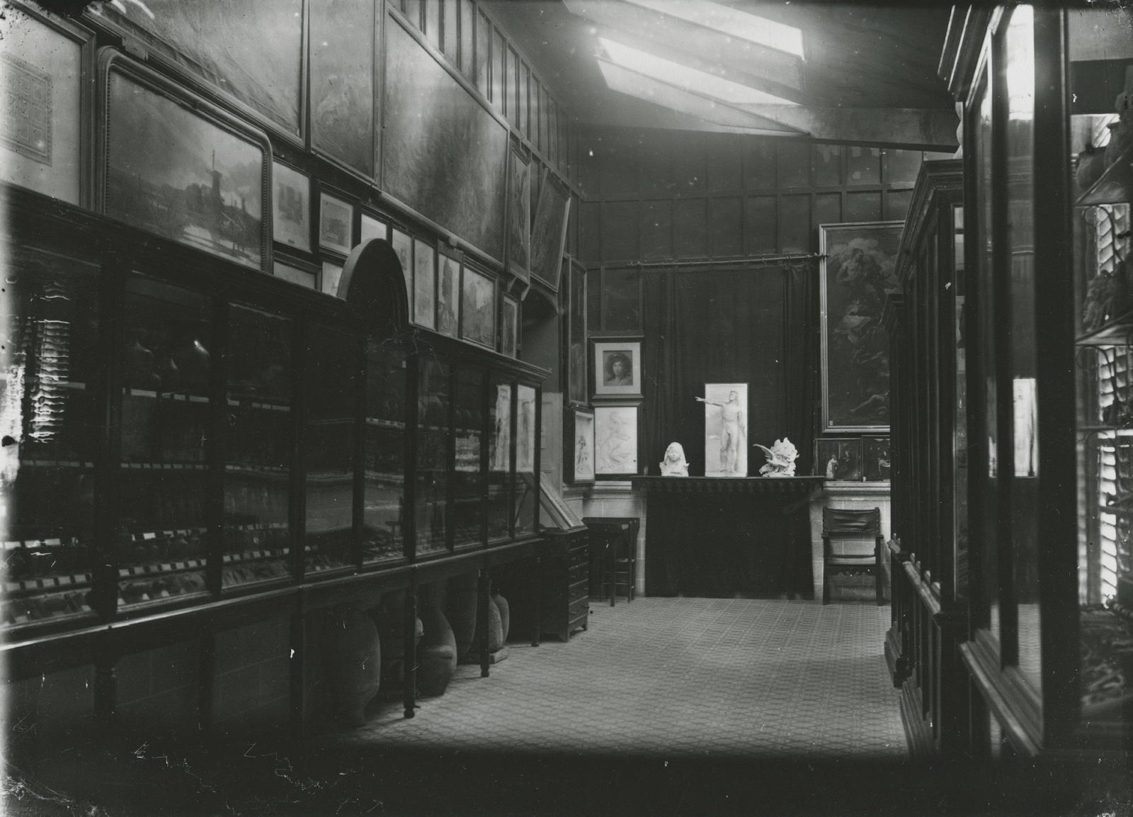 Josep Thomas Bigas, [Interior del Museu Arqueològic]