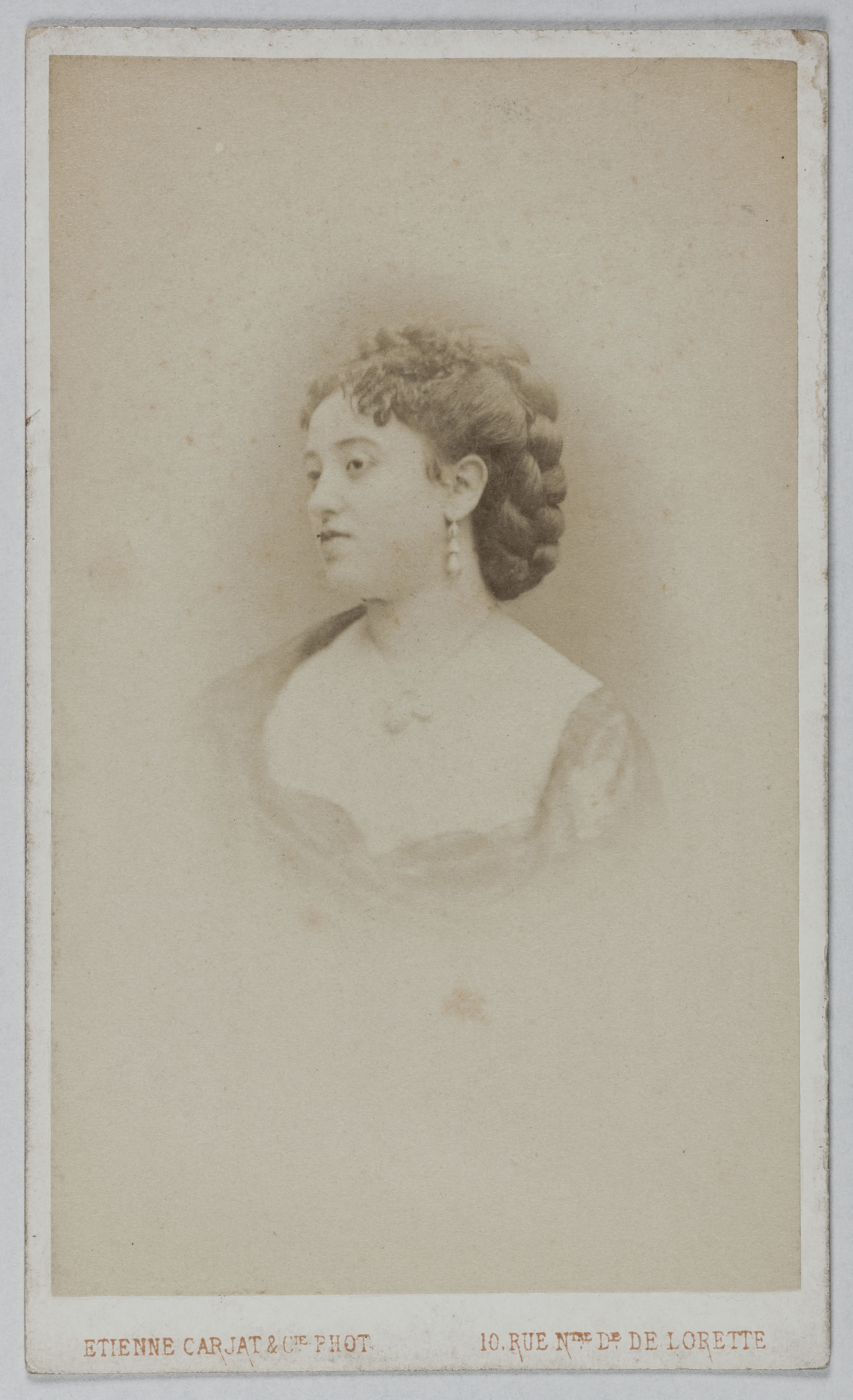 Carjat & Cie, Portrait d'Esther, (actrice)