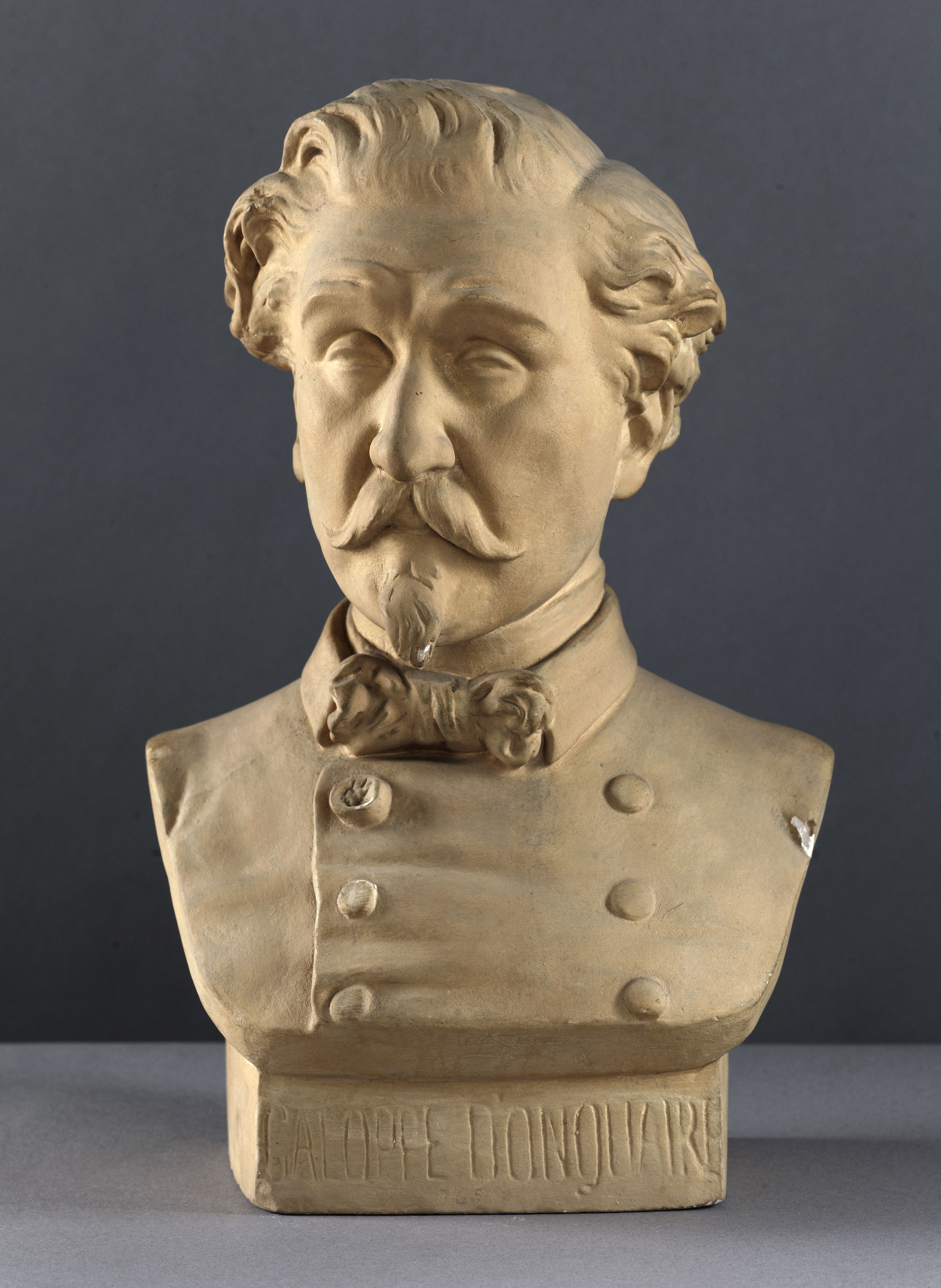 Jean Pierre Dantan, Portrait sérieux de l'homme de lettres, Cléon Galoppe d'Onquaire (1810-1867).