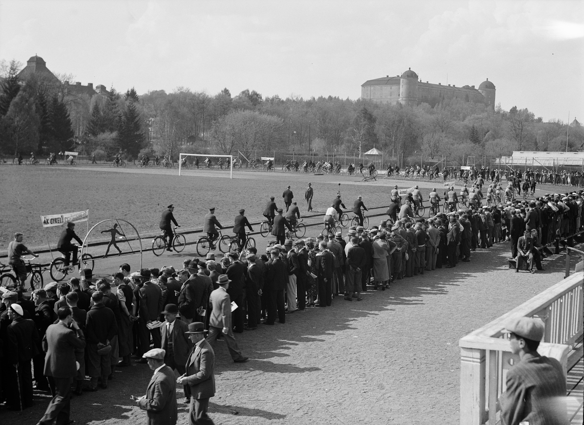 Paul Sandberg, Bicycle Cards at Students Sports Place at the start of the Swedish Cycle Week