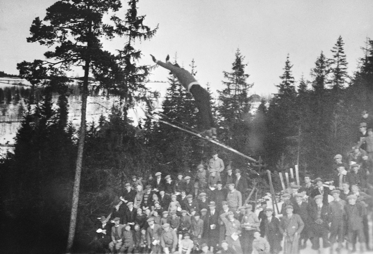 Anno Domkirkeodden, CARL HAAVE I SVEVET, HOVEDLANDSRENN I FURUBERGET MARS 1931, SKIHOPP, VINTERSPORT