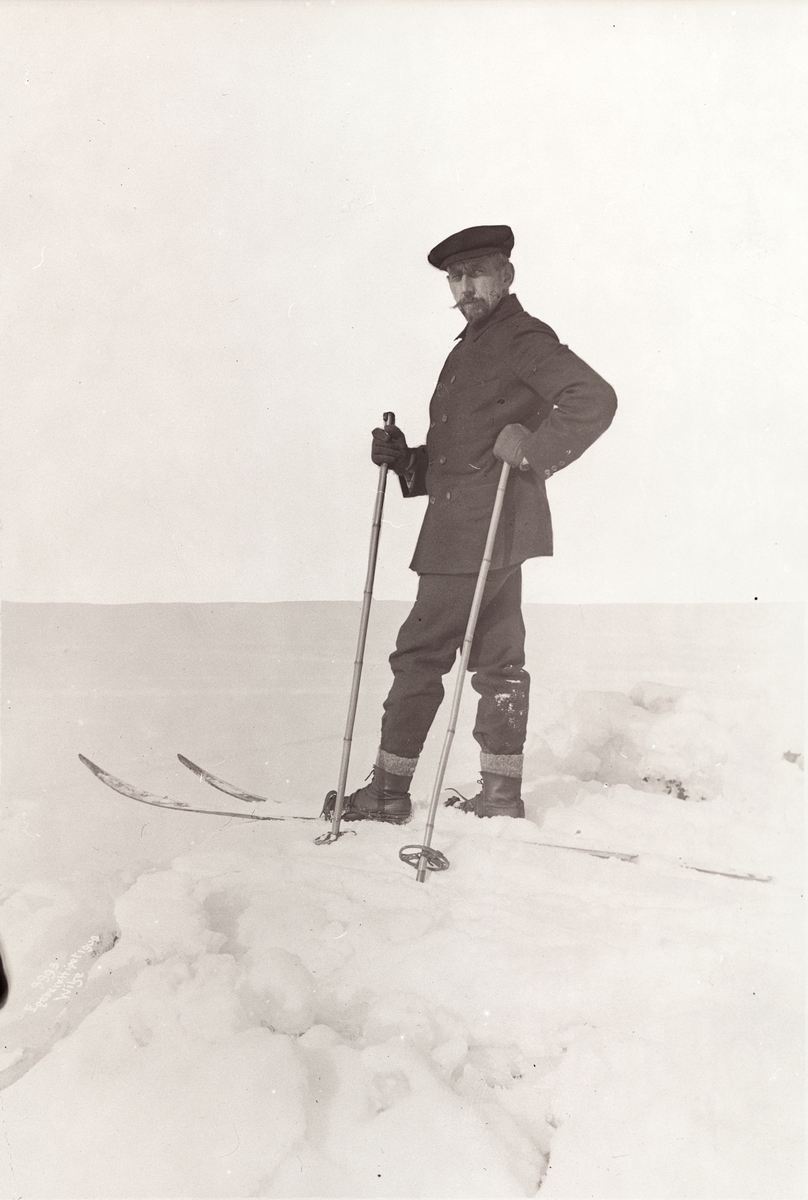 Anders Beer Wilse, Prot: Roald Amundsen - paa Ski 7/3 1909