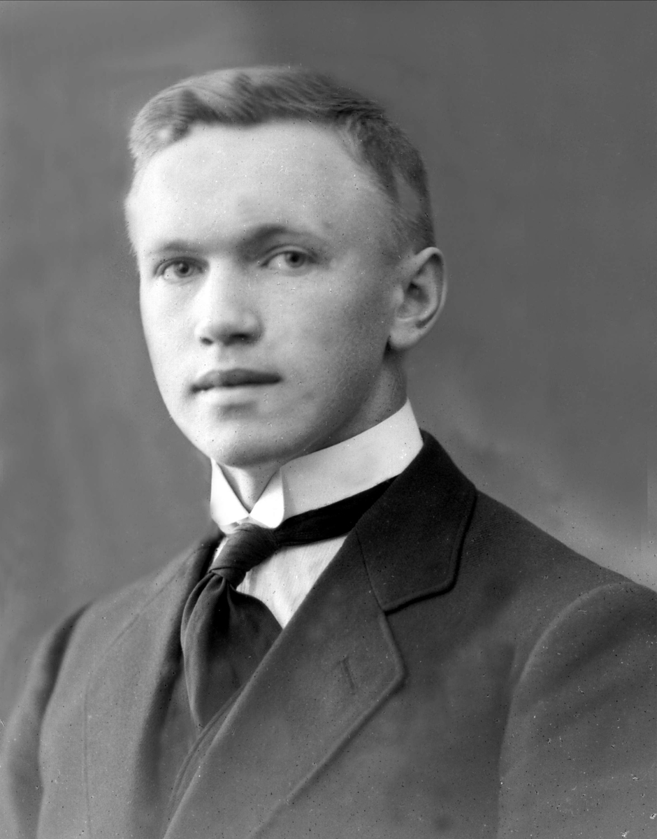 Gustav Borgen, NFB.39834