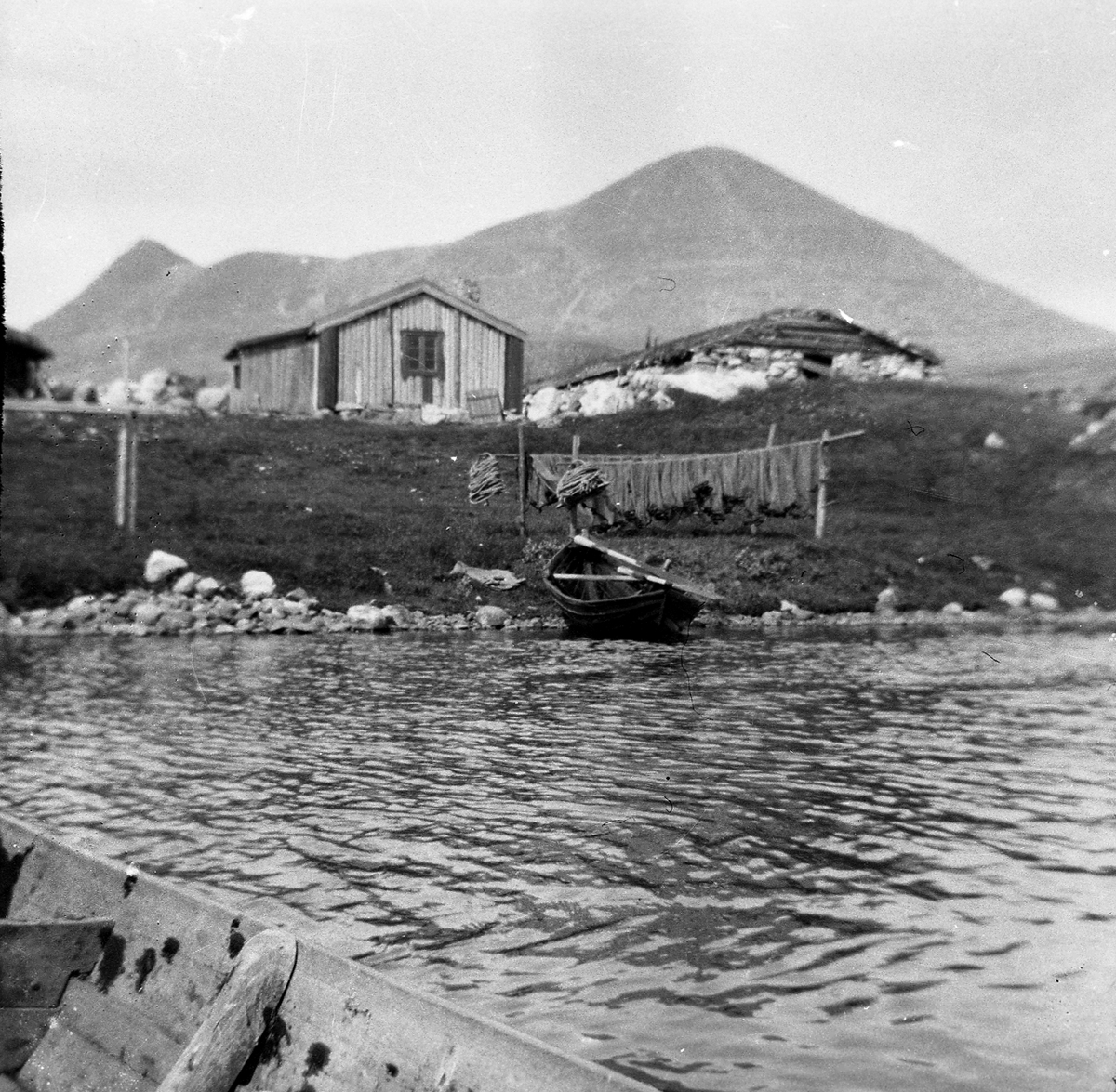Anders O. Sørhuus, Båt, bu, fiskegarn