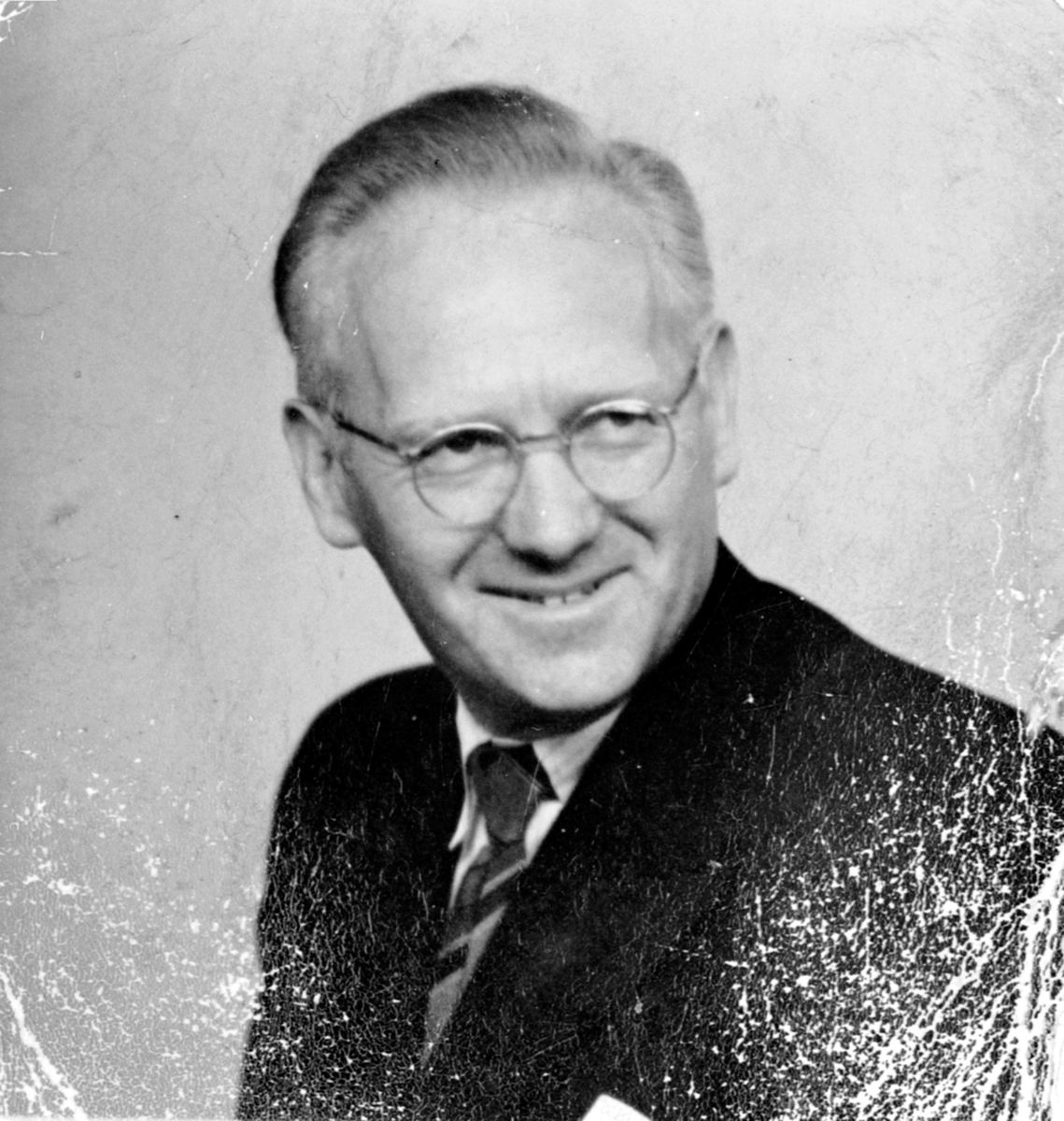 Anno Domkirkeodden, Poståpner Ole Evensen Aarvold (1893-1953). Vesleheimen, Helgøya som var poståpneri fra 1940 til det ble nedlagt i 1967.