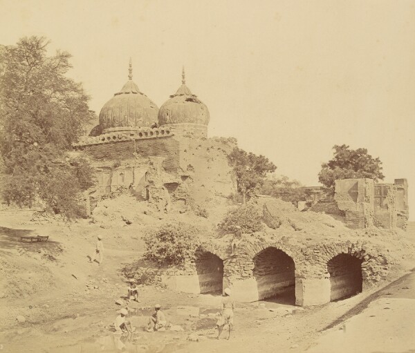 Felice Beato, [Mosque near the Custom-house Battery]