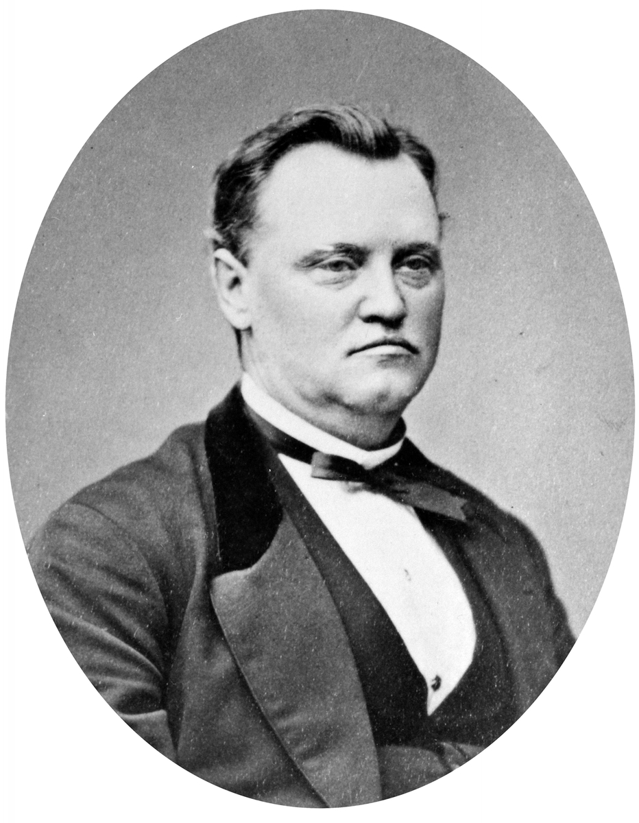 Anno Domkirkeodden, PORTRETT: MATHIAS OLSEN HAUKNES FRA BRØTTUM FØDT: 1833, STØPEMESTER PÅ AADALS BRUG, ÅDALSBRUK Løten.