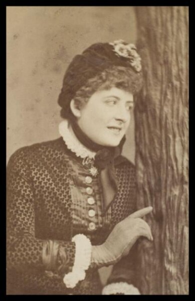London Stereoscopic and Photographic Company, Guy Little Theatrical Photograph