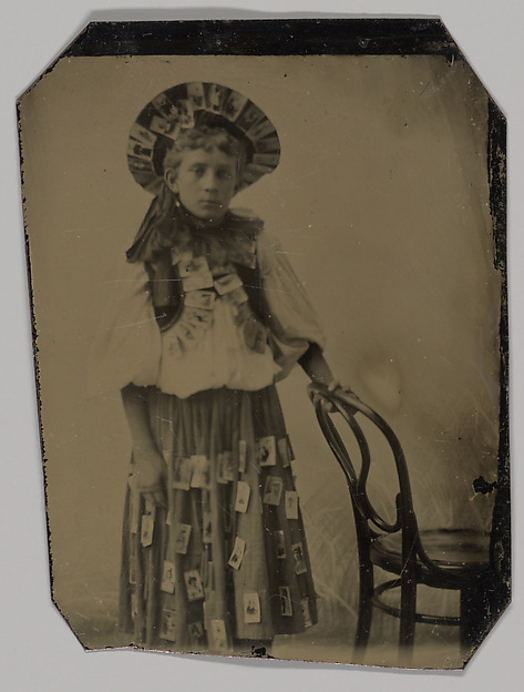 Unknown, [Merchants' Carnival Portrait: Photography Studio]