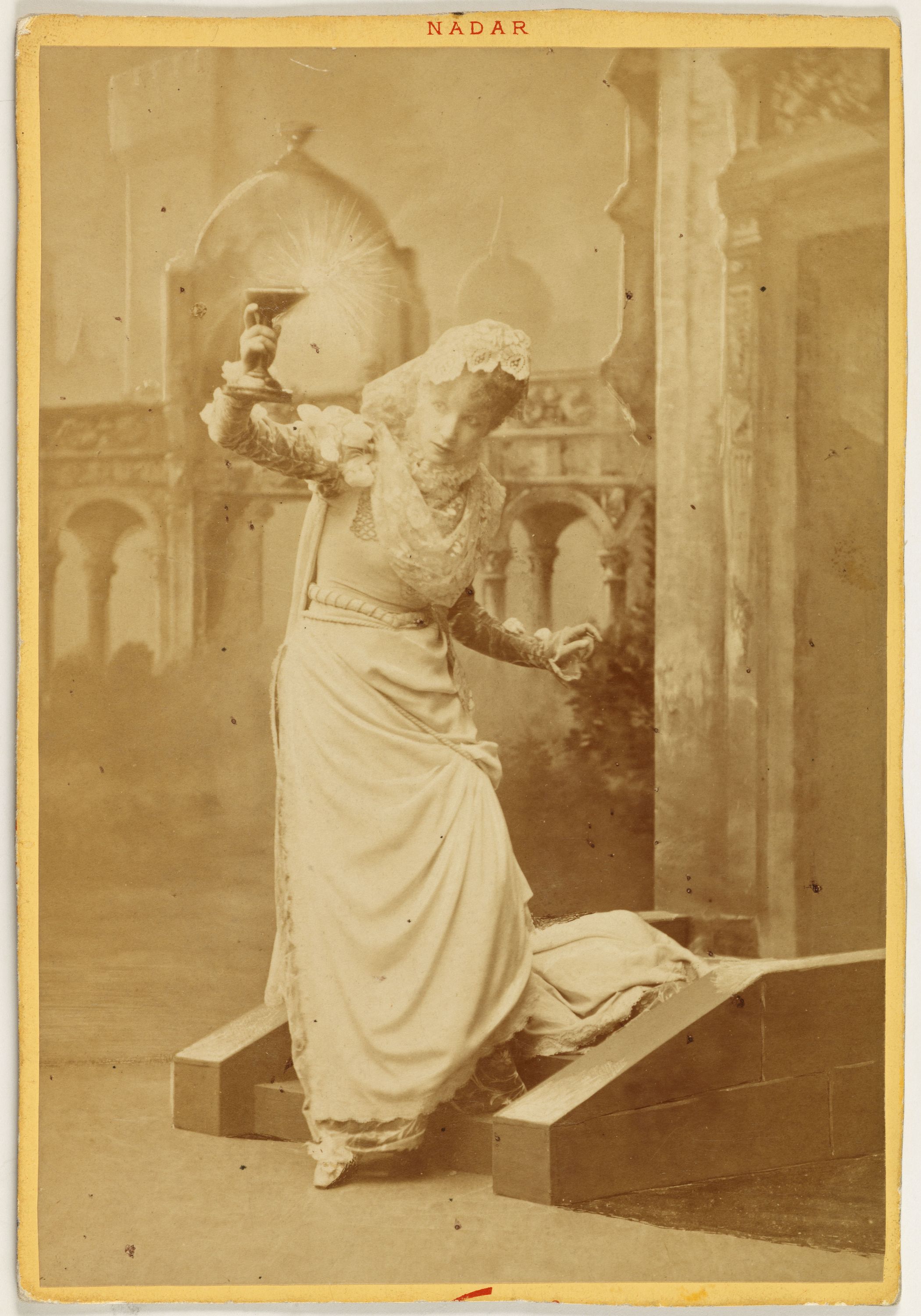 Atelier Nadar, Portrait de Rosine Bernard, dite Sarah Bernhardt (1844-1923), actrice (Hernani)
