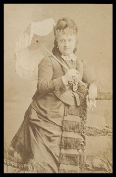 London Stereoscopic and Photographic Company, Guy Little Theatrical Photograph