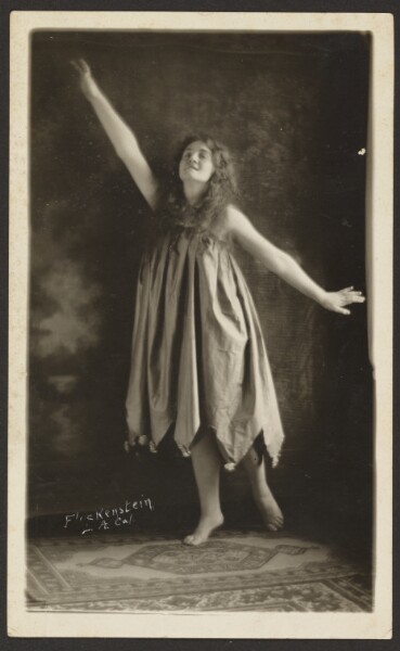 Louis Fleckenstein, Grace Carberry as The Sun