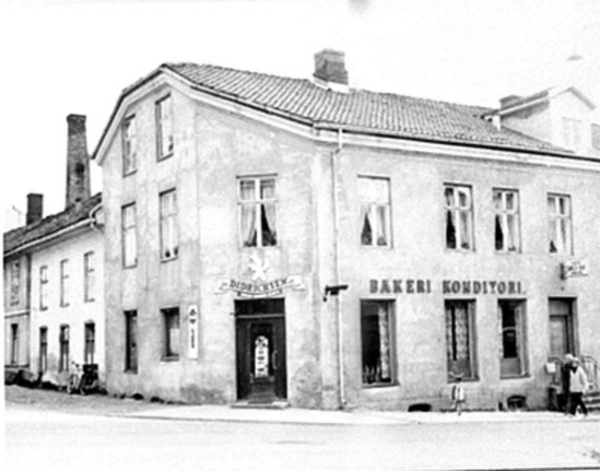 Anno Domkirkeodden, EKSTERIØR STORHAMARGATA 11 - MORTERUDSGATE, DIDRICHSENS EFTF. BAKERI OG KONDITORI. DIDDEN