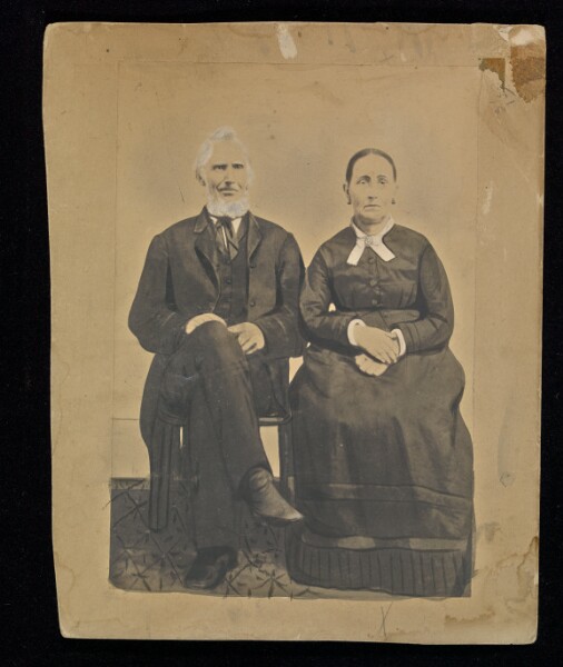Unknown, [Portrait of a seated couple]