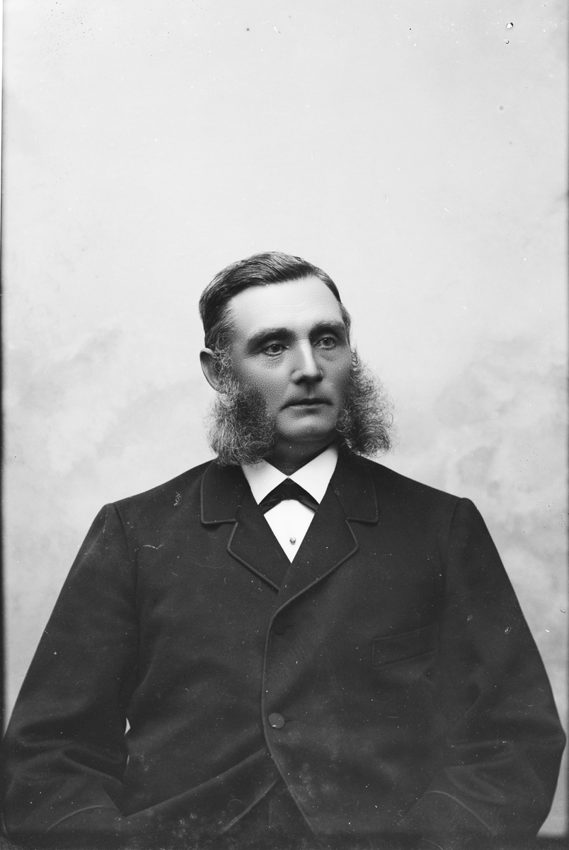 Skötsner-Edhlund, Ateljéporträtt - Erik Ahlin från Gräsö, Uppland 1894
