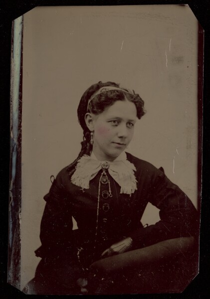 Unknown, [Unidentified woman, seated]