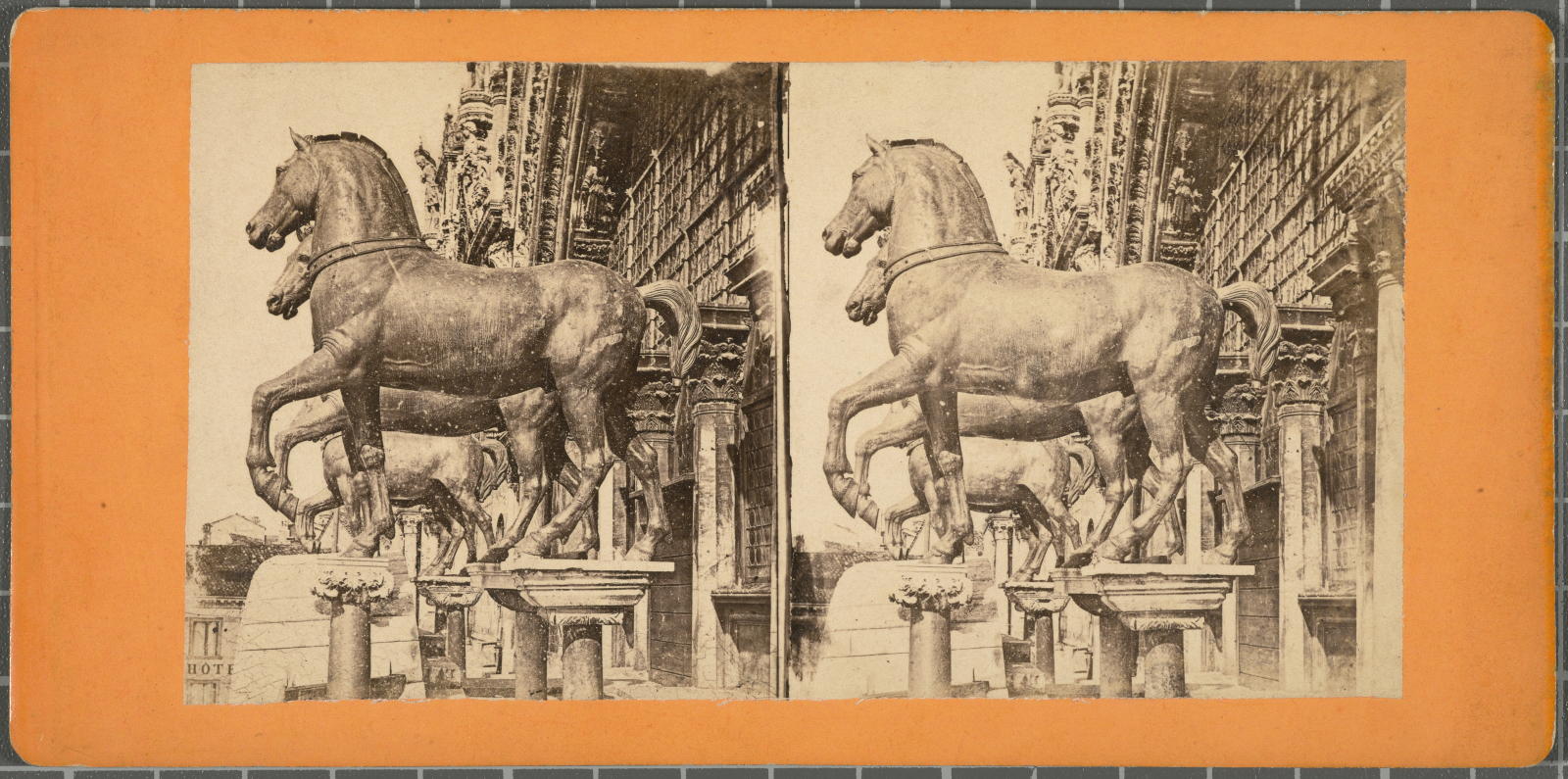 Desconegut, [two-horse statue]