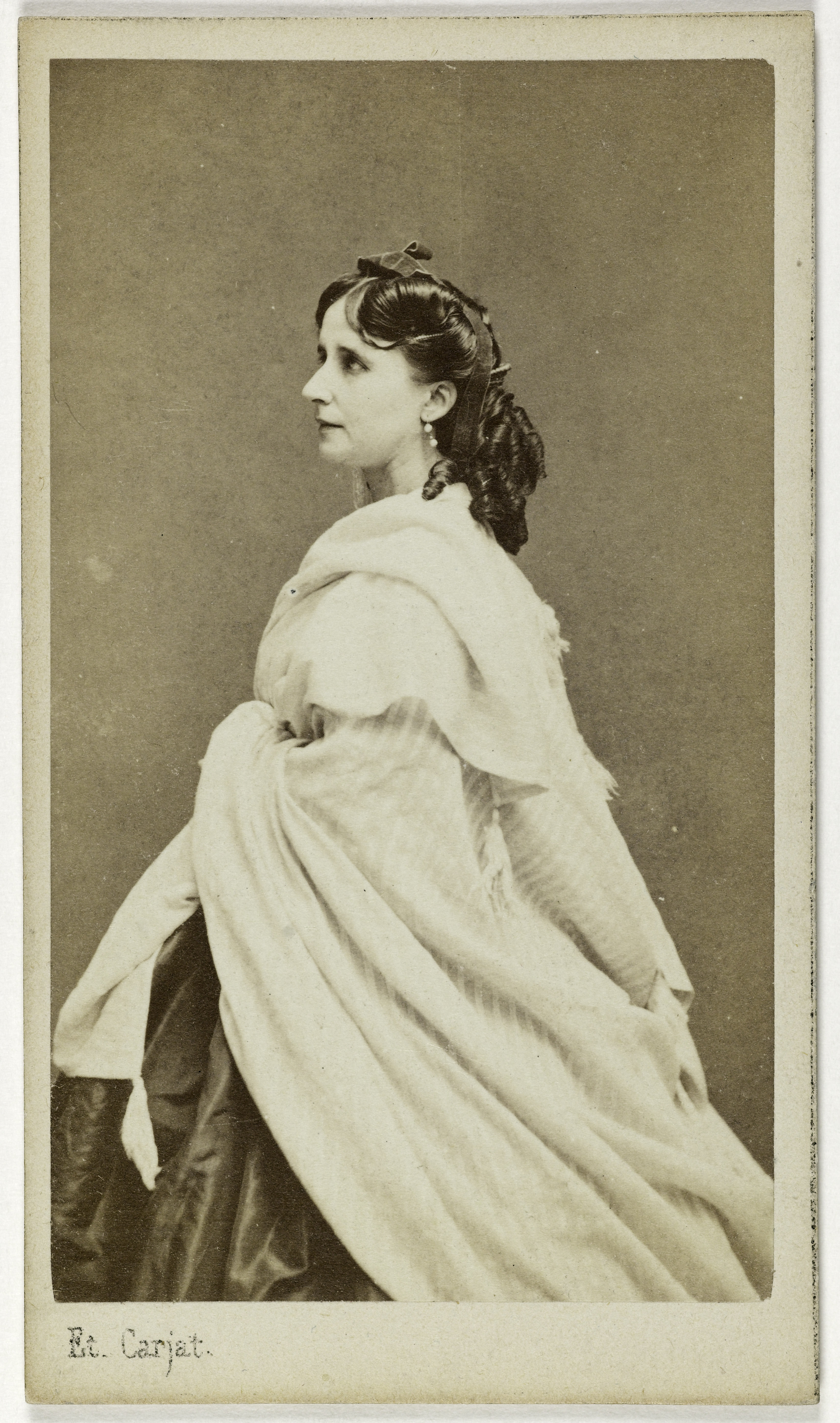 Etienne Carjat, Portrait de Madame Elisabeth Eglantine Lavallée d'Iray.