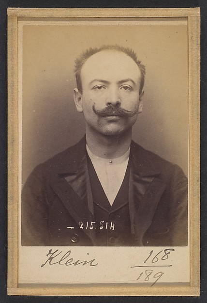 Alphonse Bertillon, Klein. Louis. 25 ans, né le 8/8/67 à Colmar (Alsace). Employé de commerce. Anarchiste. 11/3/94.