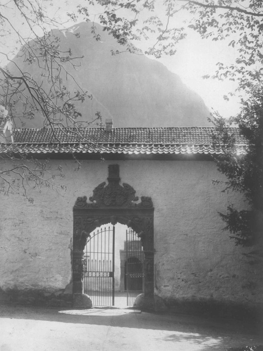 Anders Beer Wilse, Hovedporten ved Baroniet Rosendal i Kvinnherad i Hordaland.