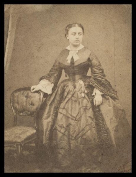 London Stereoscopic and Photographic Company, Guy Little Theatrical Photograph