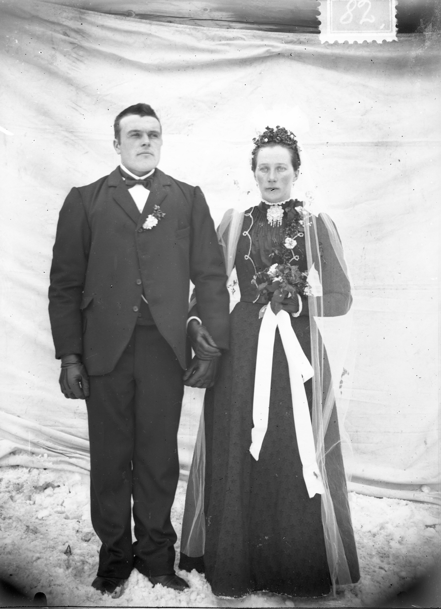 Peder J. Bredalslien, portrett, bryllup, brudekjole