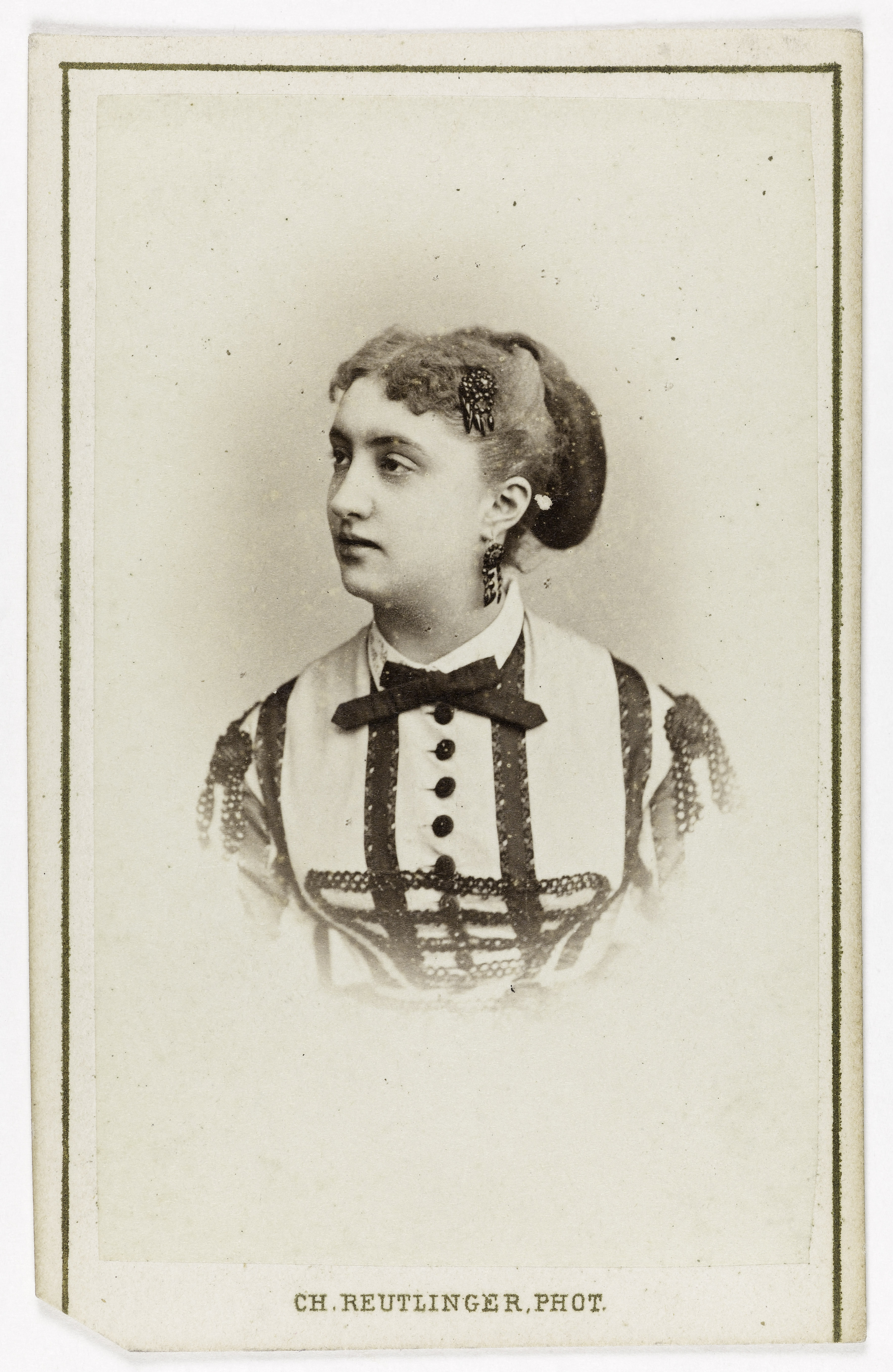 Charles Reutlinger, Portrait de Léontine Massin (1847-1901), actrice de théâtre entre 1863 et 1883.
