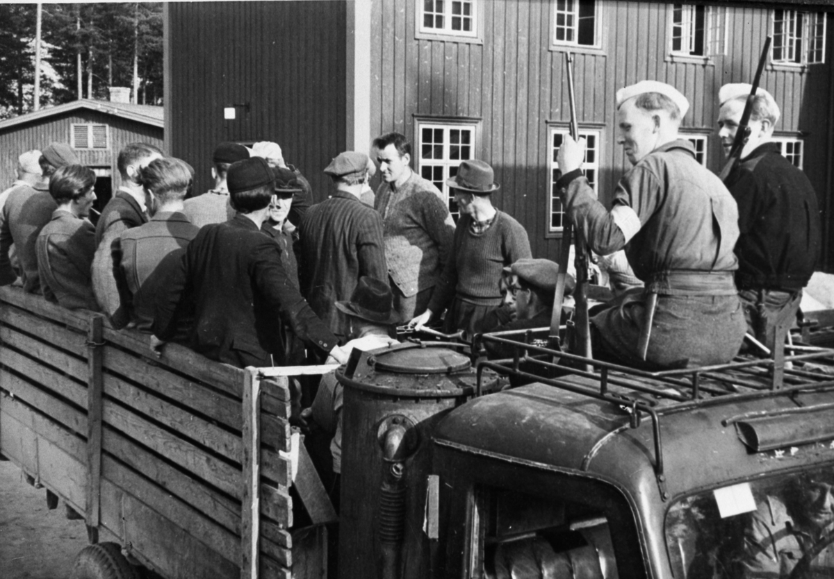 Oddvar Dobloug, Arresterte NS-medlemmer maidagene 1945 (Se også MINØ.037887)