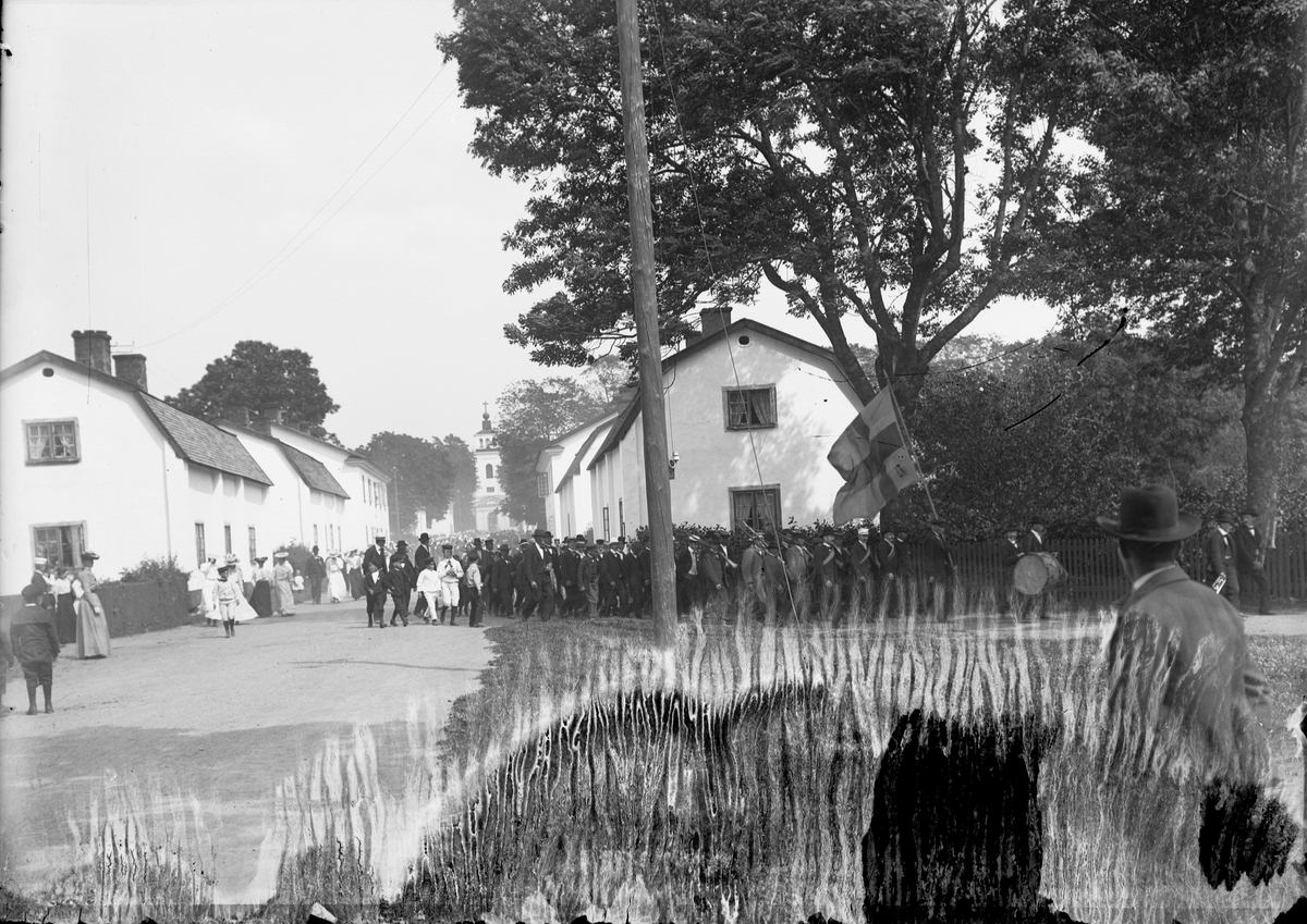 Per Elis Edhlund, Bruksägare baron Ludvig af Ugglas 50-årsfirande, Bruksgatan i Forsmark, Uppland 1906