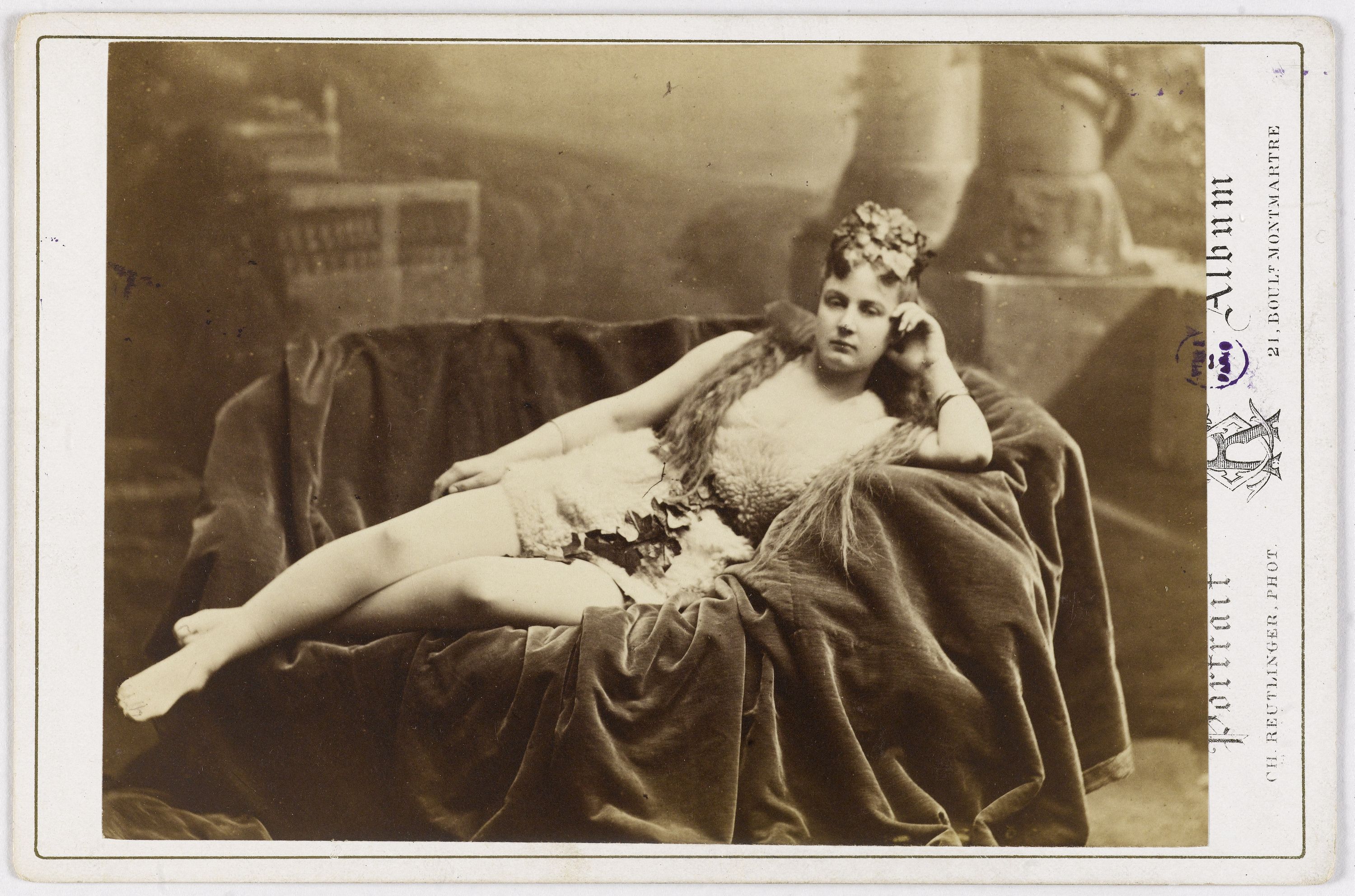 Charles Reutlinger, Portrait d'Amélie Latour, actrice