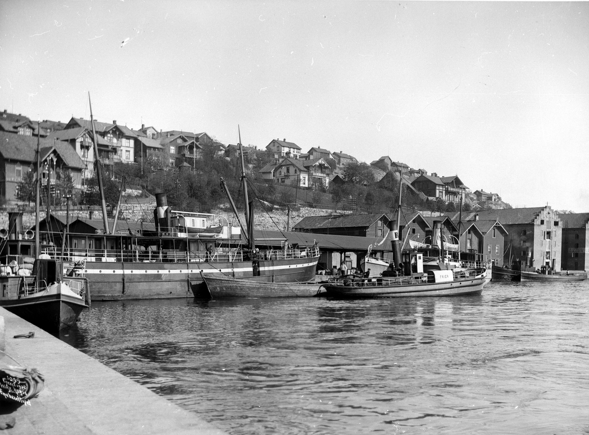 Anders Beer Wilse, Prot: Skien - Dampskibsbryggen Mai 1902