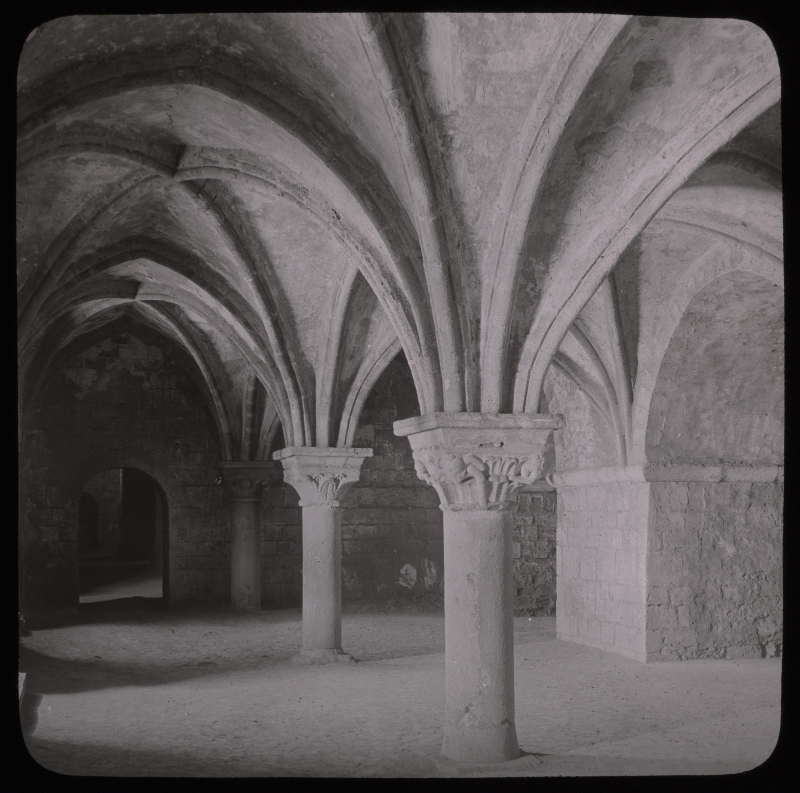 Desconegut, Le Mont Saint Michel. La salle des moines. Photo Louvre