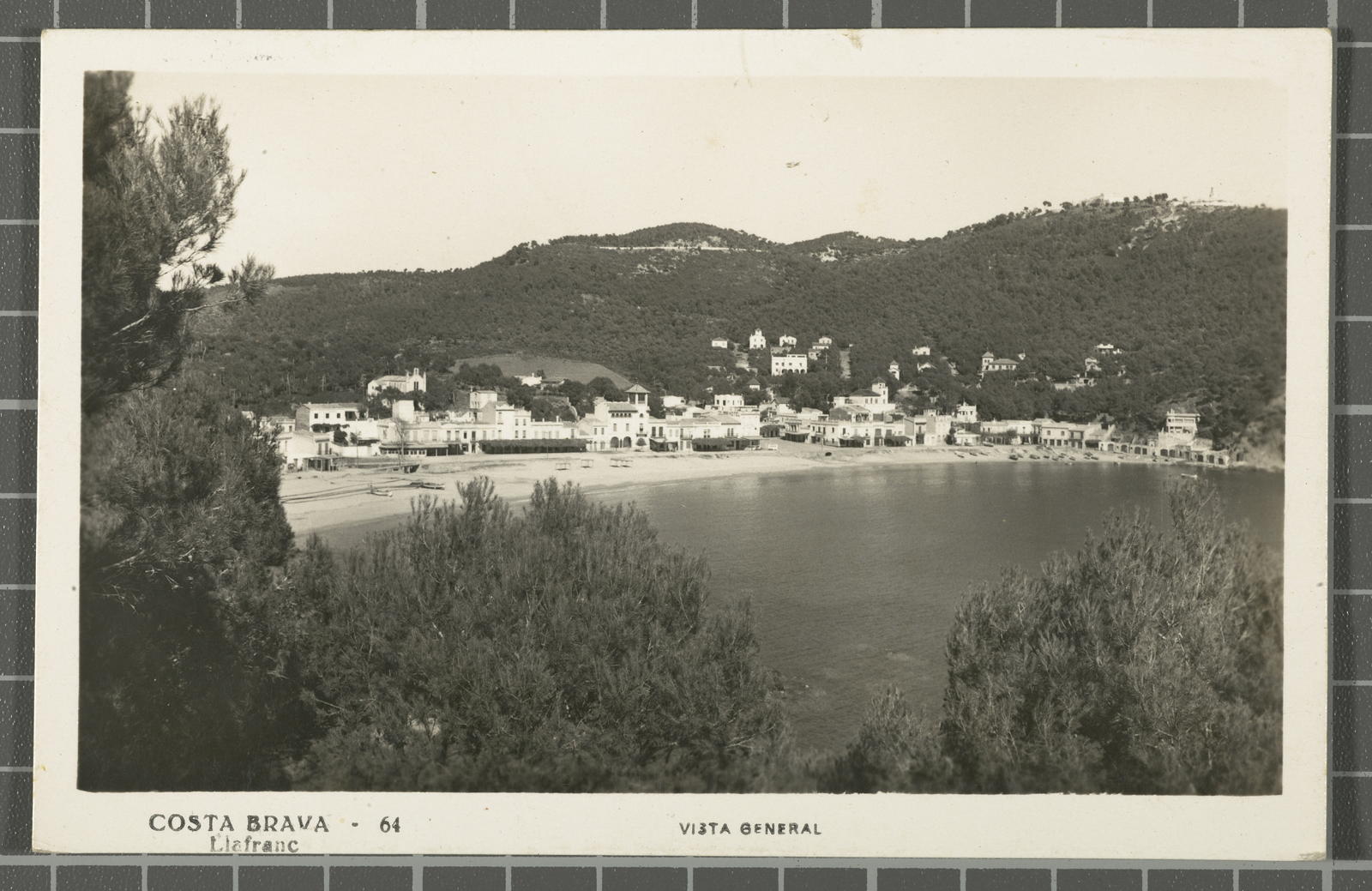 Desconegut, Costa Brava - 64 Llafranc. General view