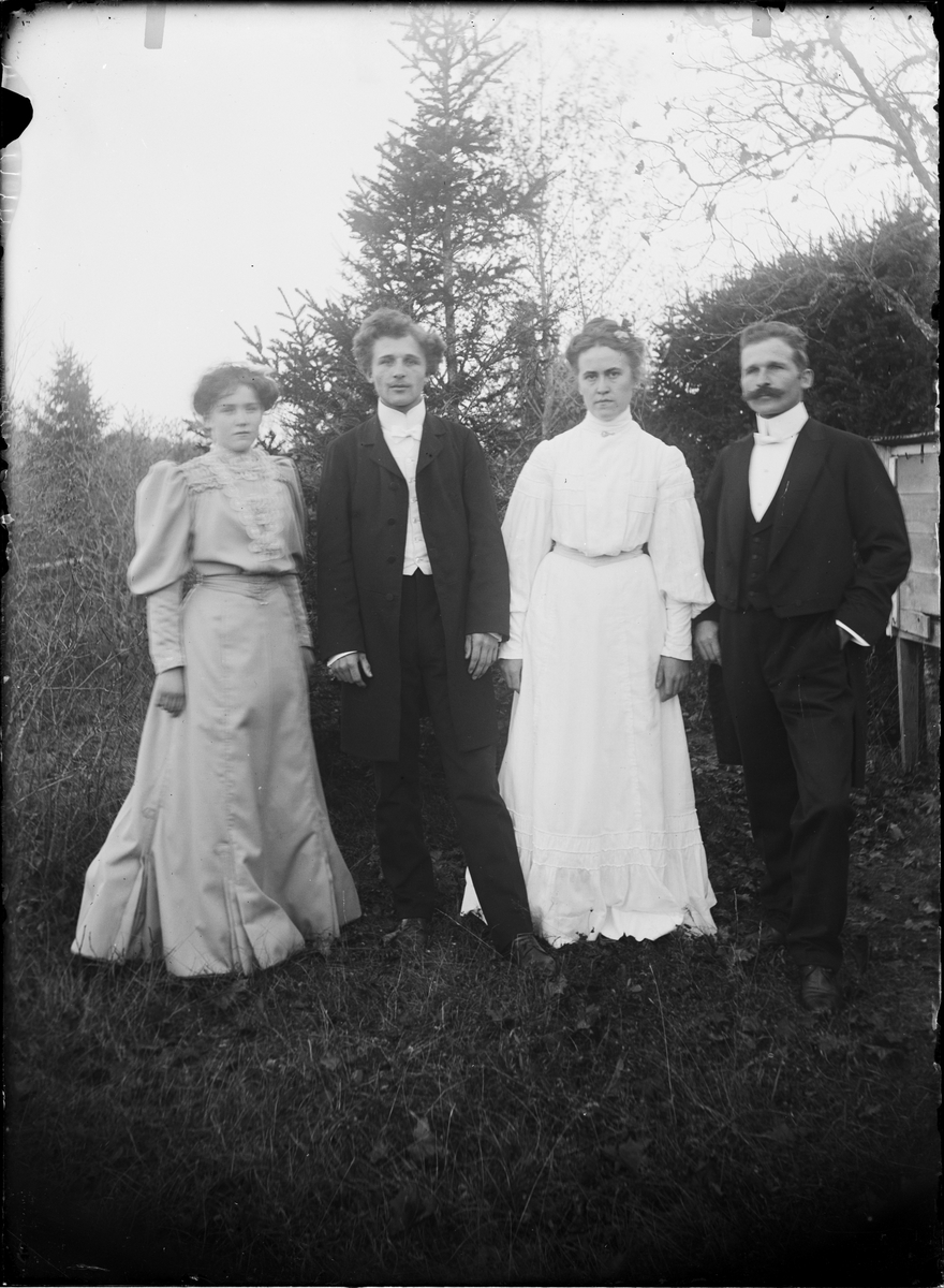 Johan Lundin, Two Women and Two Men in a Garden