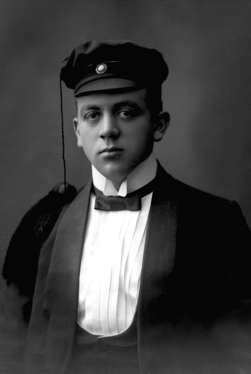 Gustav Borgen, Portrett, mann med studentlue. Gunnar Falster.