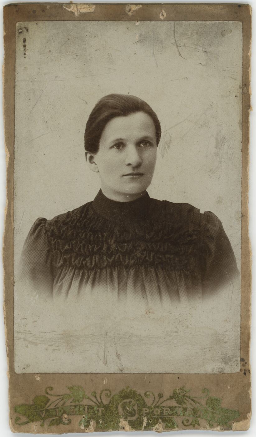Nežinomas autorius, Portretinė moters fotografija