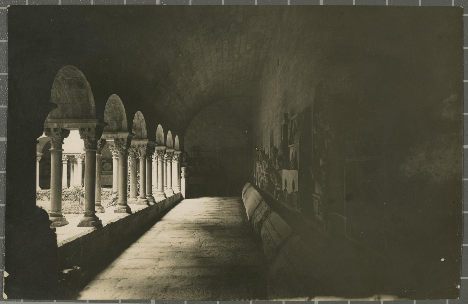 Desconegut, [Claustre de Sant Pere de Galligants]