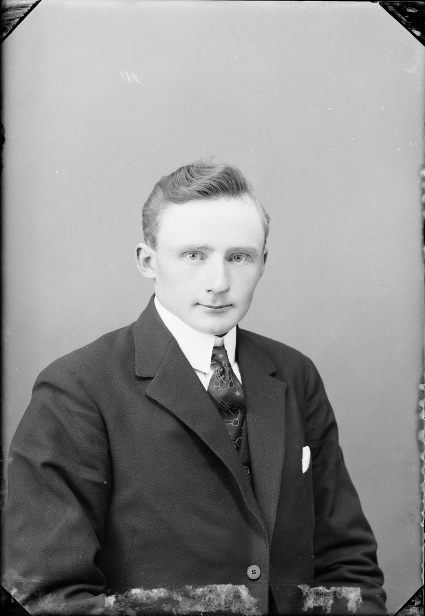 Skötsner-Edhlund, Ateljéporträtt - Viktor Jansson från Ytternuttö, Uppland