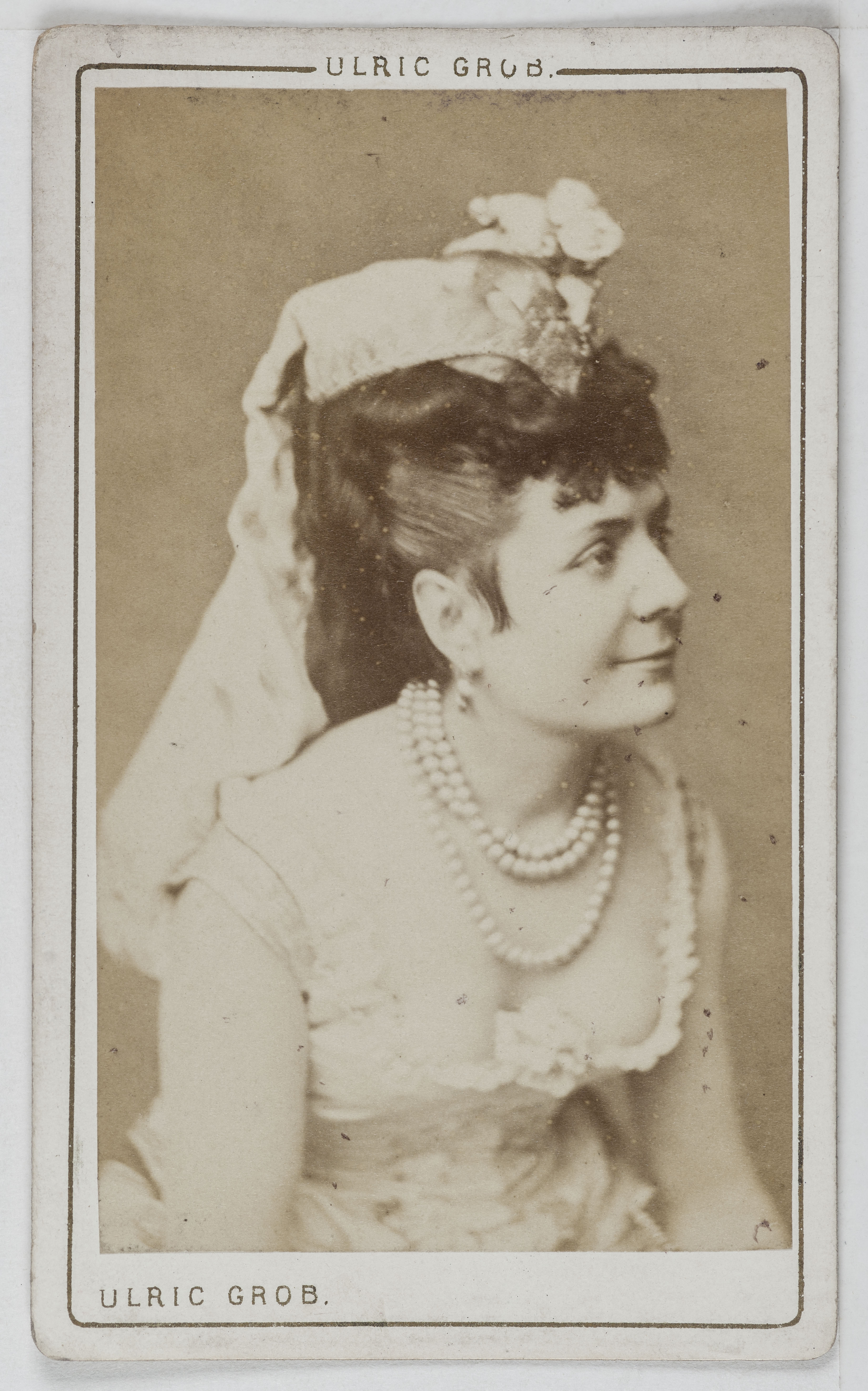Ulric Grob, Portrait de Nina, actrice au Théâtre de la Renaissance.
