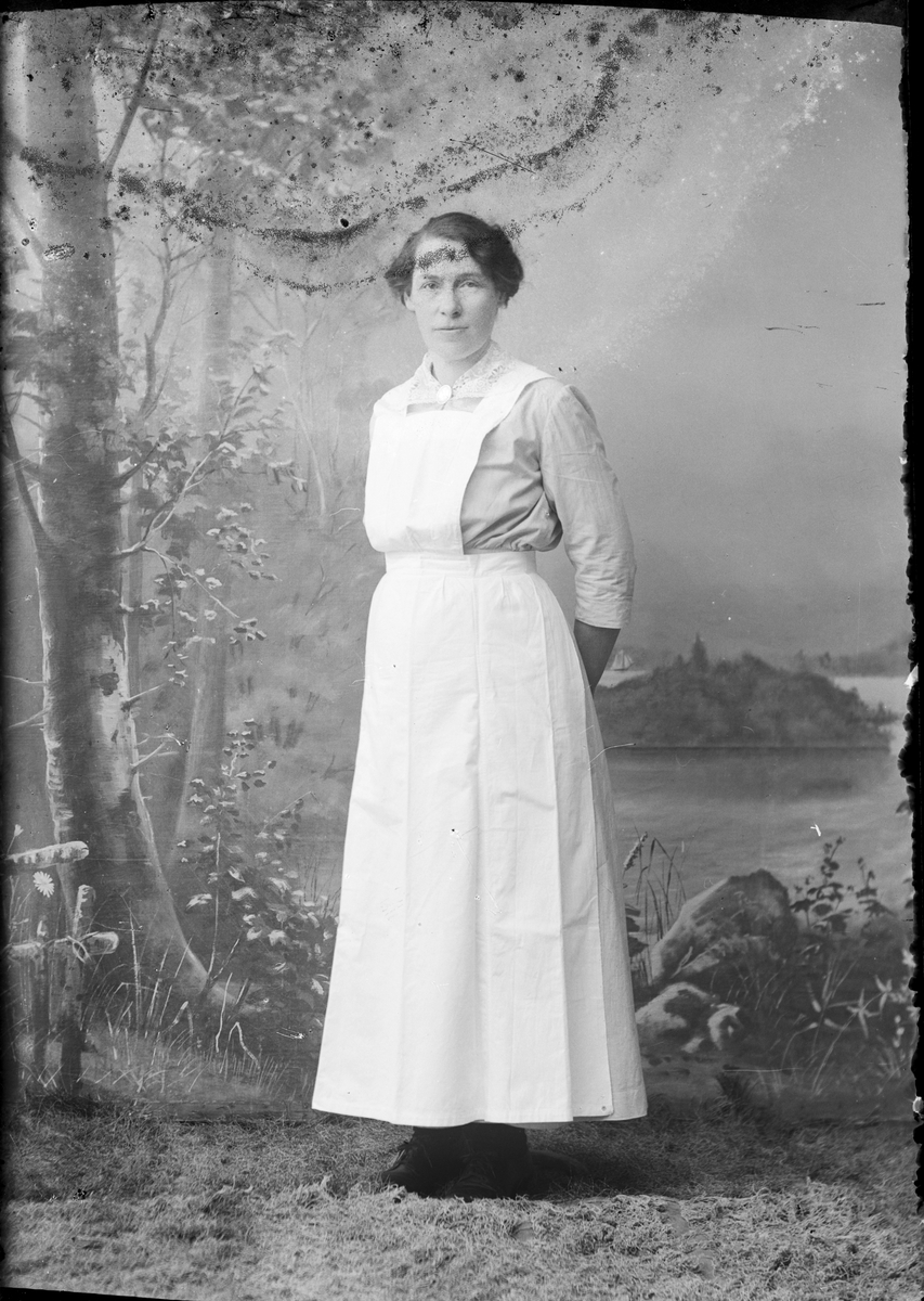 Skötsner-Edhlund, Ateljé Portrait - Woman, Östhammar, Uppland