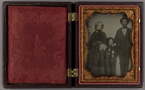 Unknown, [Portrait of a Family]