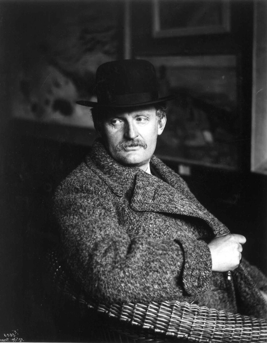 Anders Beer Wilse, Kunstneren og maleren Edvard Munch fotografert av Anders Beer Wilse i 1912.