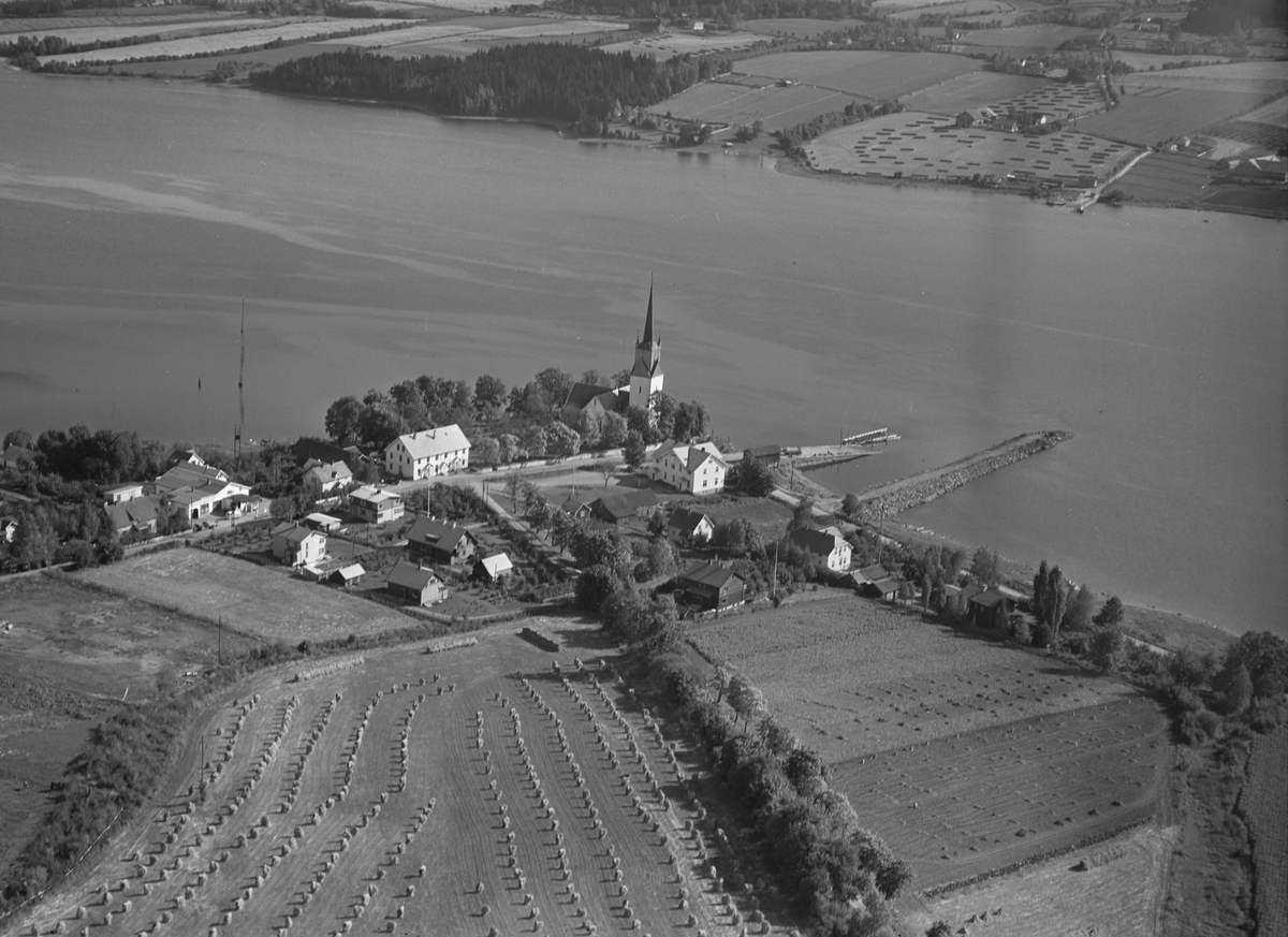 Anno Domkirkeodden, Flyfoto, Nes Kirke, Hedmark, Tingnes, brygge, bygging av Nessundet Bru, Mjøsa, landbruk.