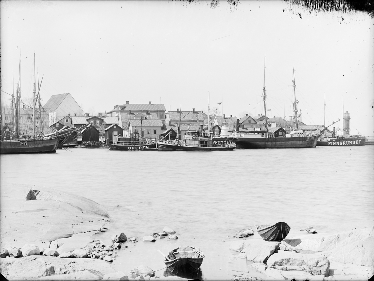 Skötsner-Edhlund, Båtar i hamn, Öregrund, Uppland