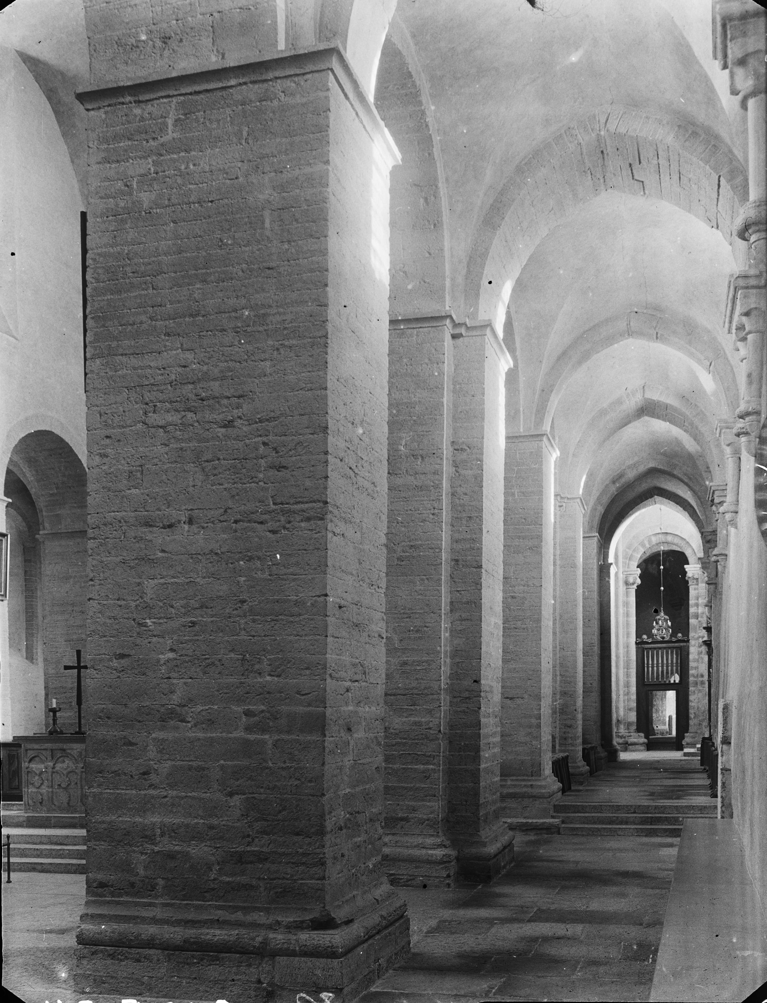 Iwar Anderson, Varnhems klosterkyrka